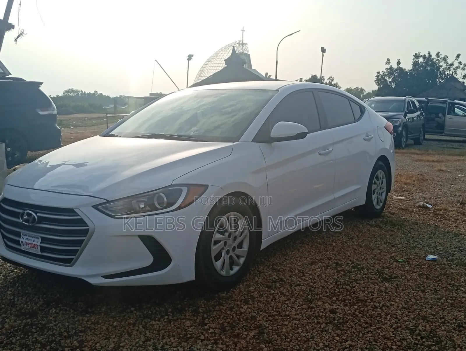 Hyundai Elantra SE Sedan FWD (2.0L 4cyl 6M) 2017 White