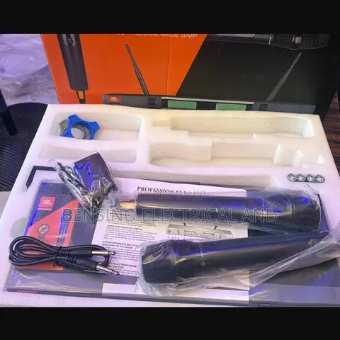 KMC-8 Dual Wireless Microphone