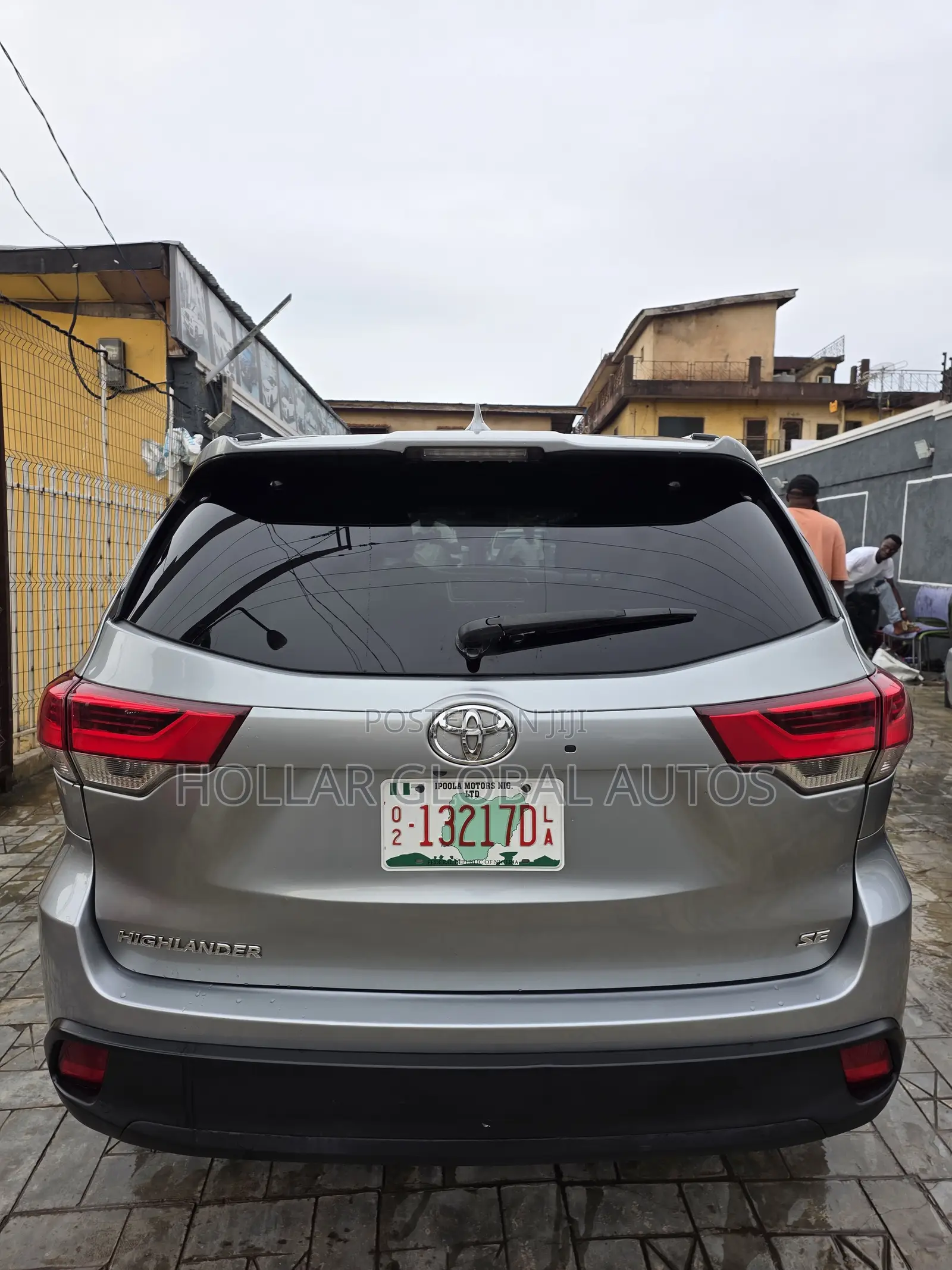 Toyota Highlander SE 4x4 V6 (3.5L 6cyl 8A) 2017 Silver