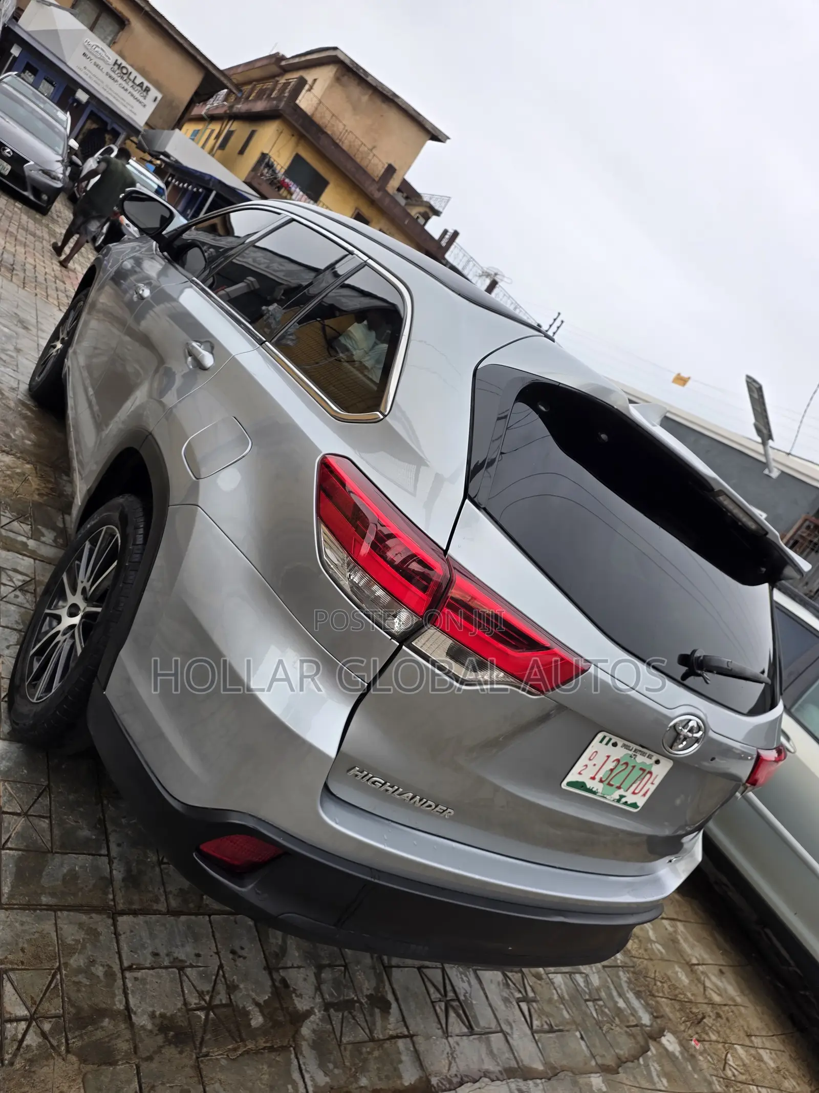 Toyota Highlander SE 4x4 V6 (3.5L 6cyl 8A) 2017 Silver