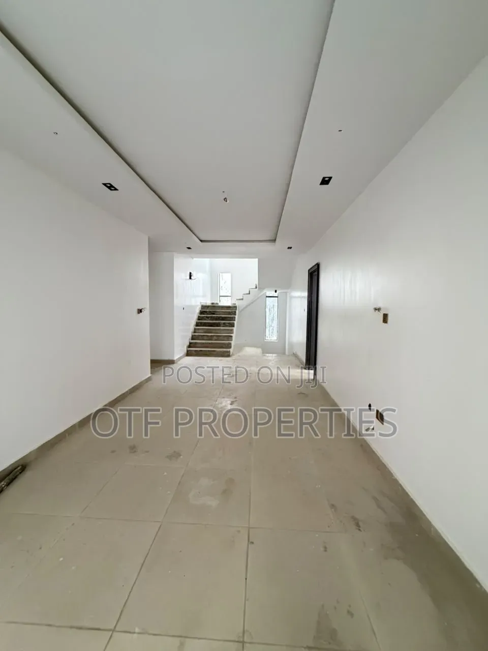 5bdrm Duplex in Utako for sale