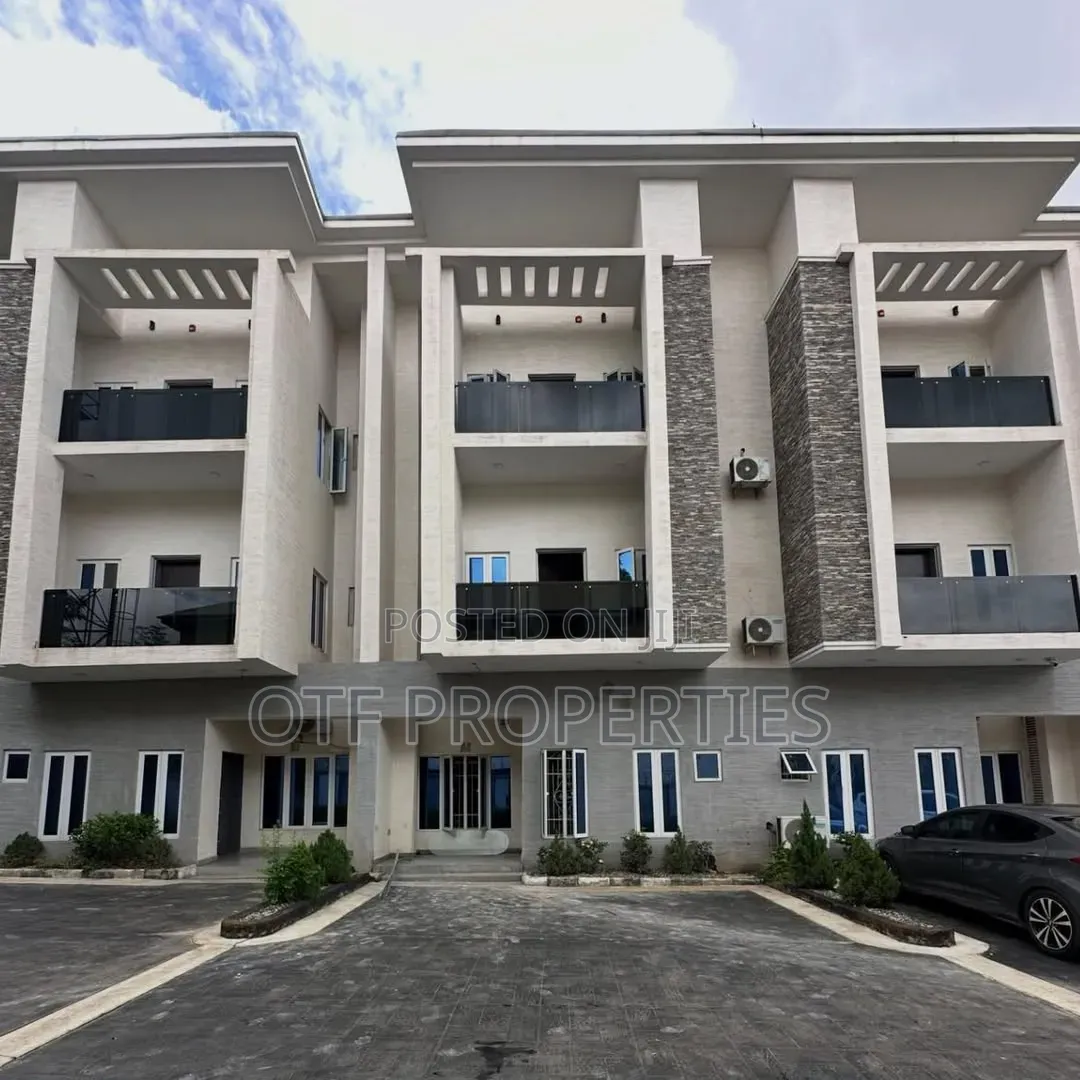 4bdrm Duplex in Utako for sale