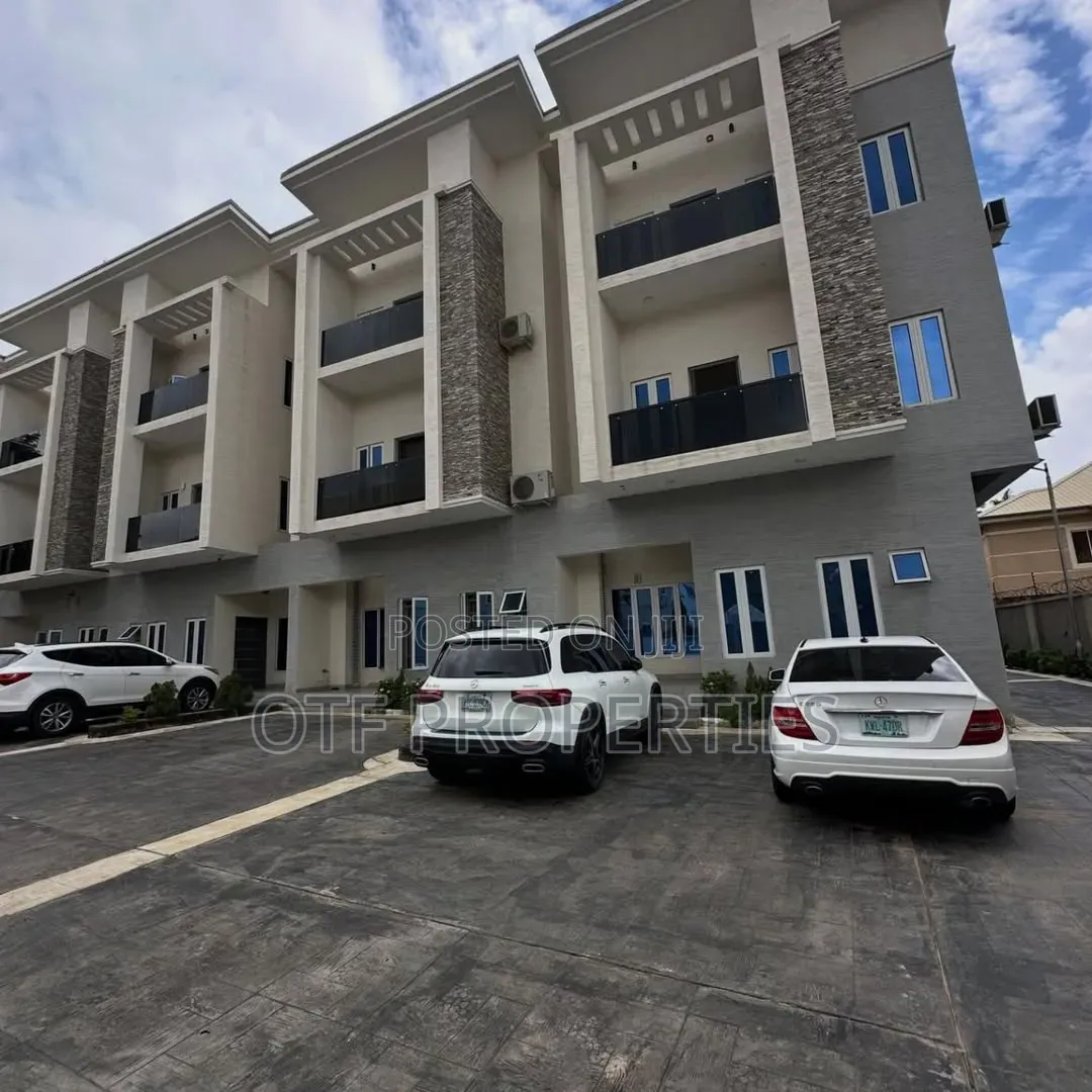 4bdrm Duplex in Utako for sale