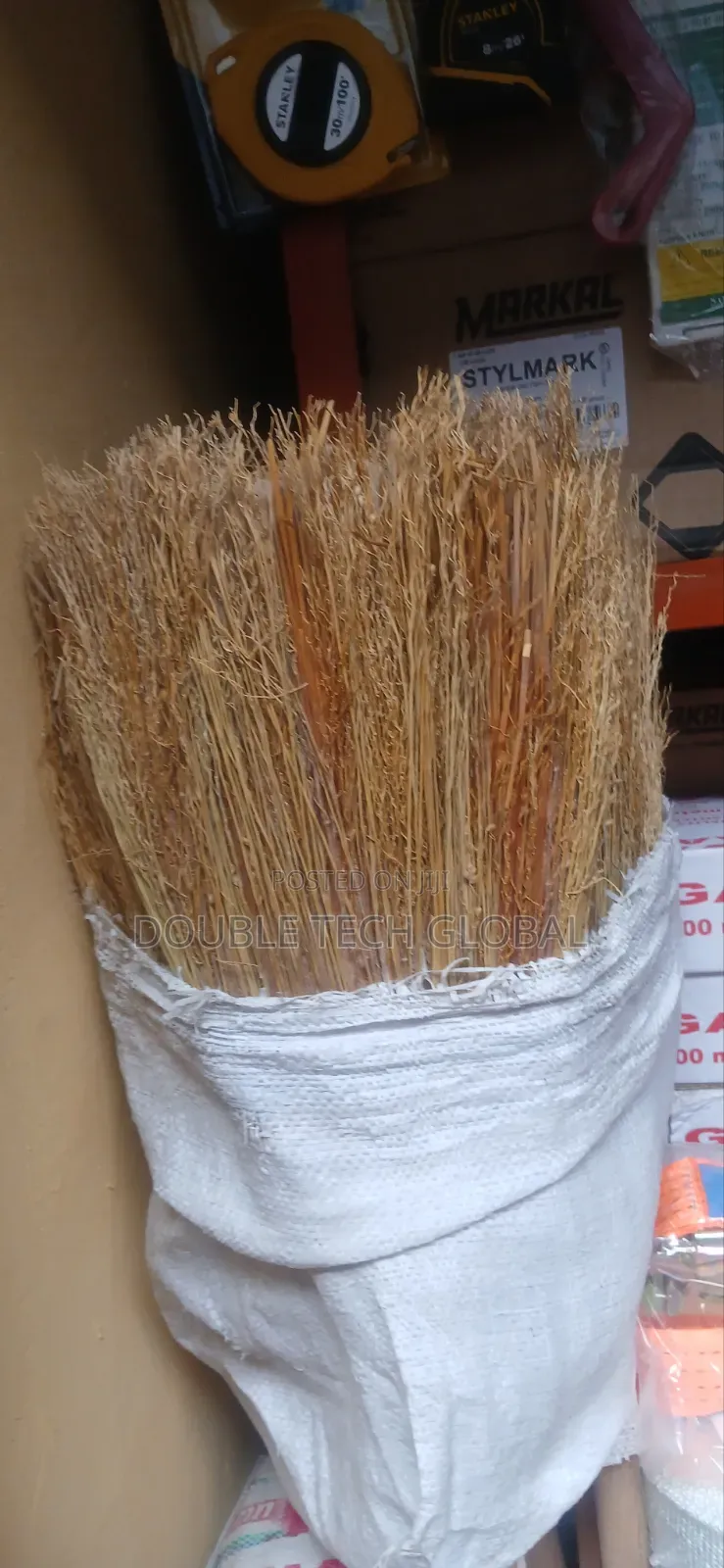Heavy Duty Corn Broom Sticks for Warehouse Cleaning