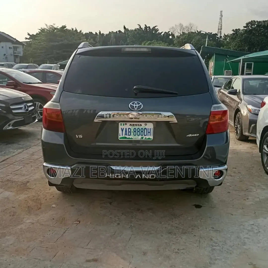 Toyota Highlander 2010 Gray