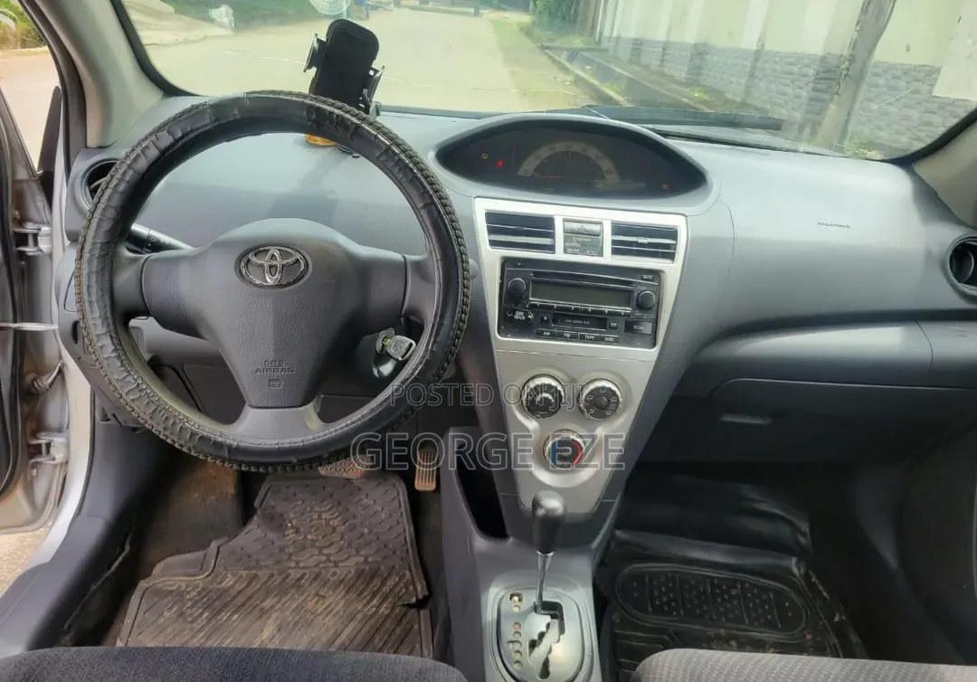 Toyota Yaris 2006 Silver