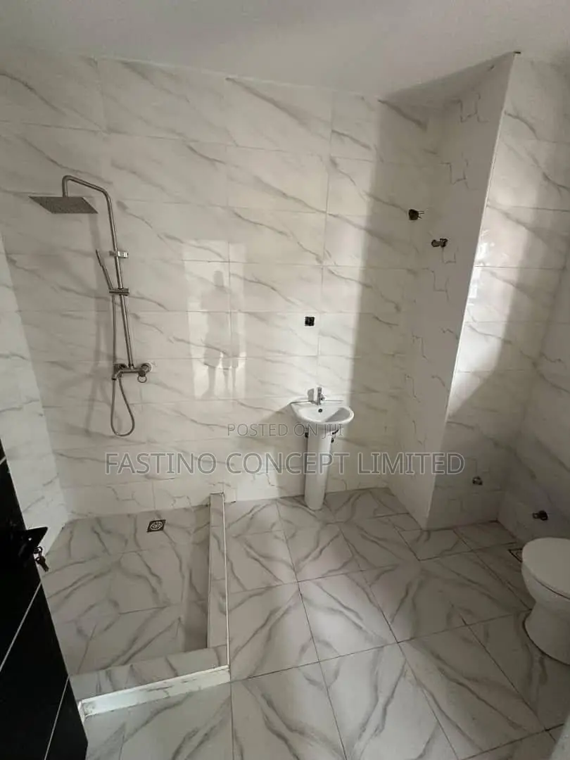 5bdrm Duplex in Katampe Extension for rent