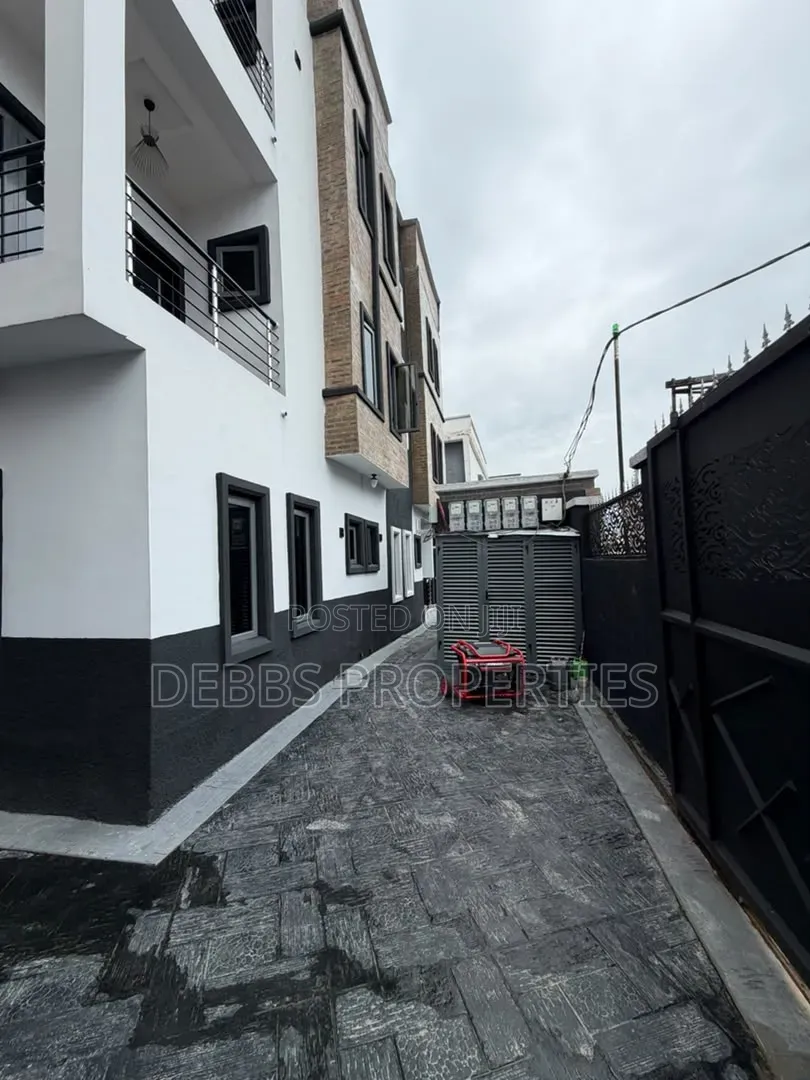 Furnished 2bdrm Duplex in Lekki Phase 2 for rent