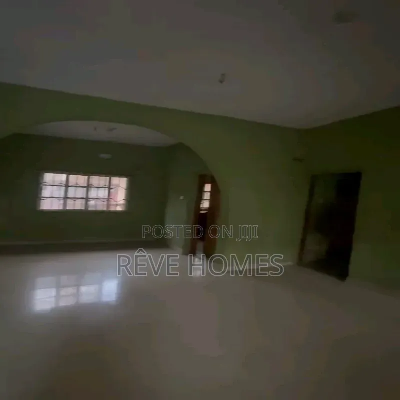 3bdrm Block of Flats in Shomolu / Shomolu for rent