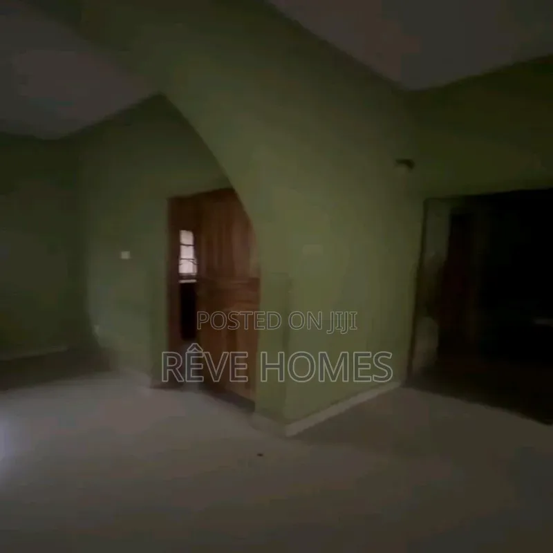 3bdrm Block of Flats in Shomolu / Shomolu for rent