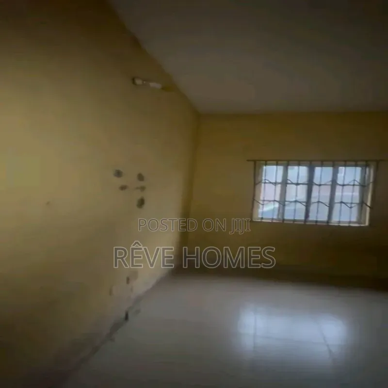3bdrm Block of Flats in Shomolu / Shomolu for rent