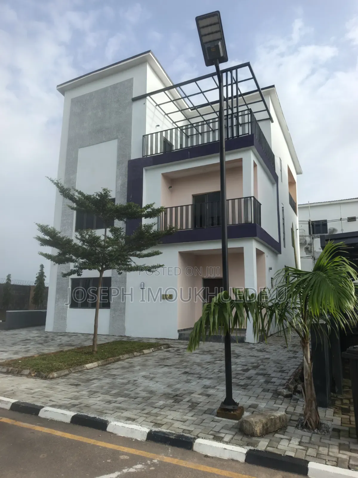 5bdrm Duplex in Dme, Zone B for sale