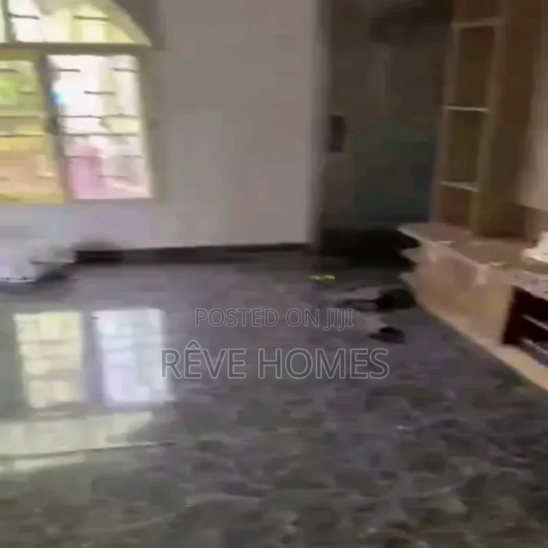 3bdrm Block of Flats in Shomolu / Shomolu for rent
