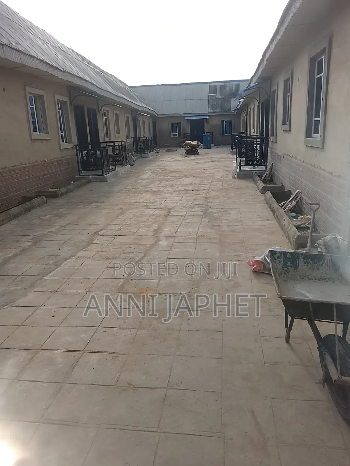 1bdrm Bungalow in Back Of Sheriff, Ikorodu Garage for rent