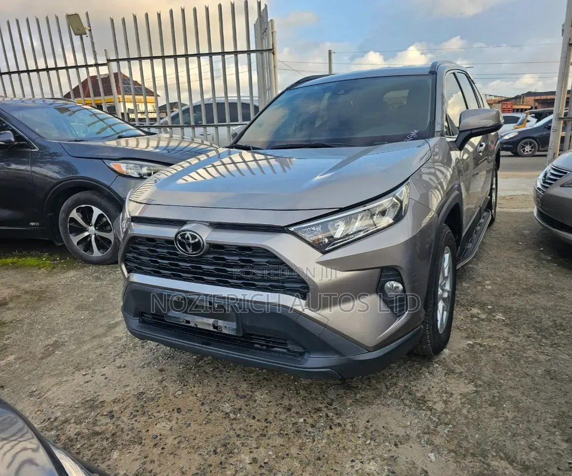 Toyota RAV4 2022 Brown