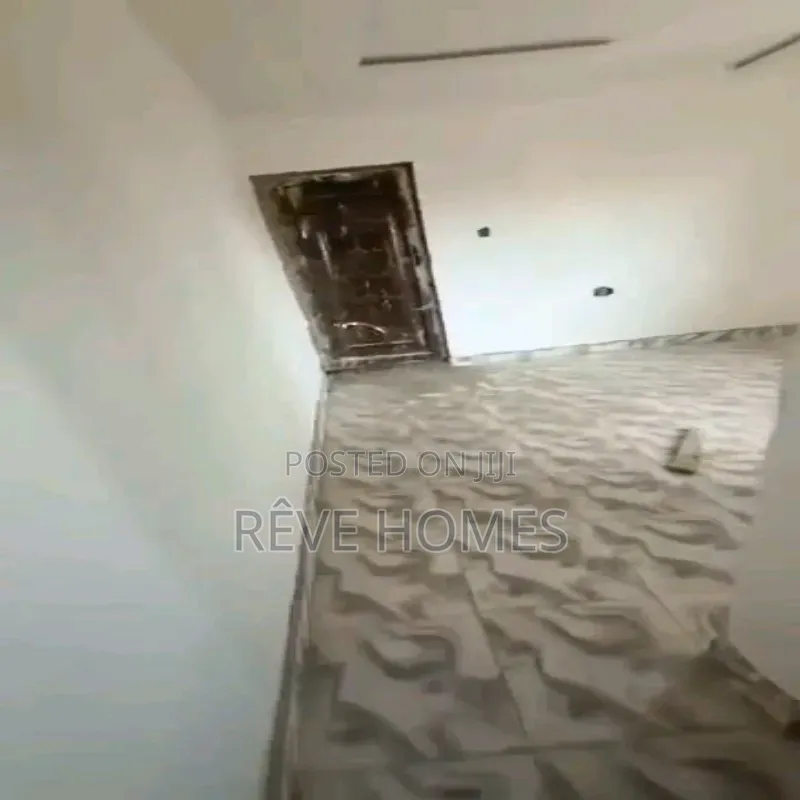 Mini Flat in Fadeyi for rent