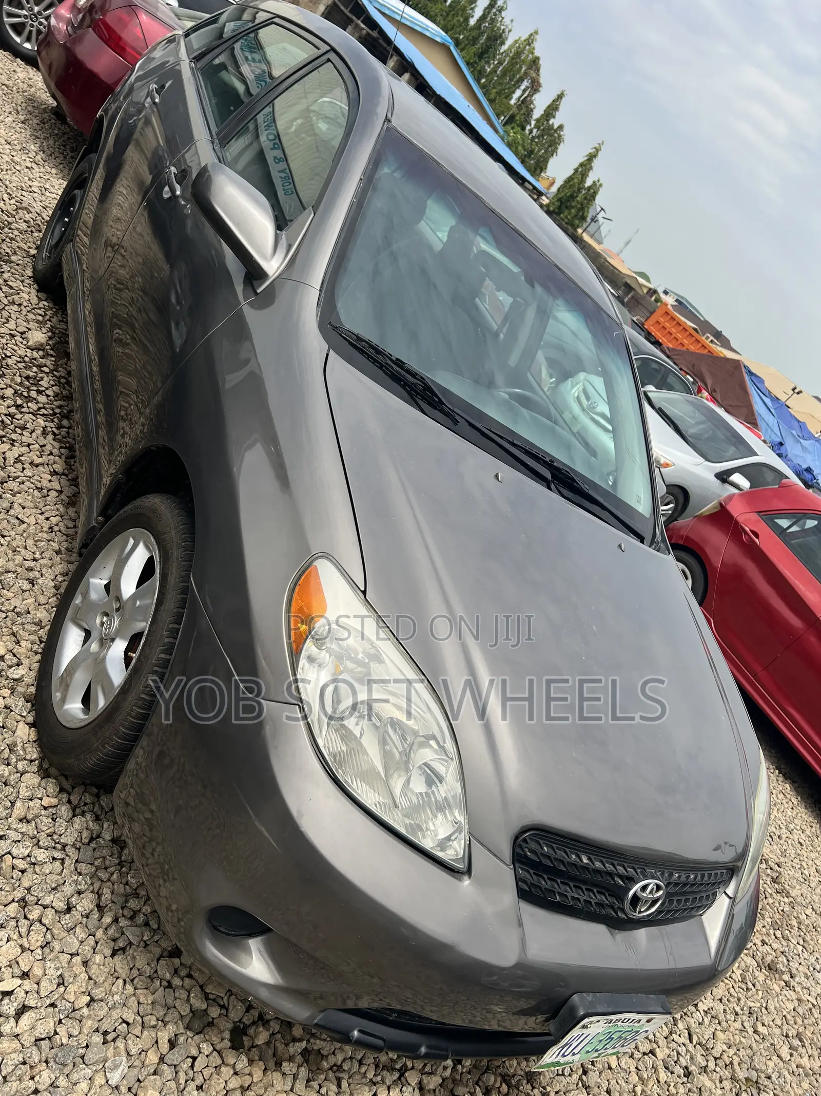 Toyota Matrix Hatchback AWD (1.8L 4cyl 4A) 2005 Gray