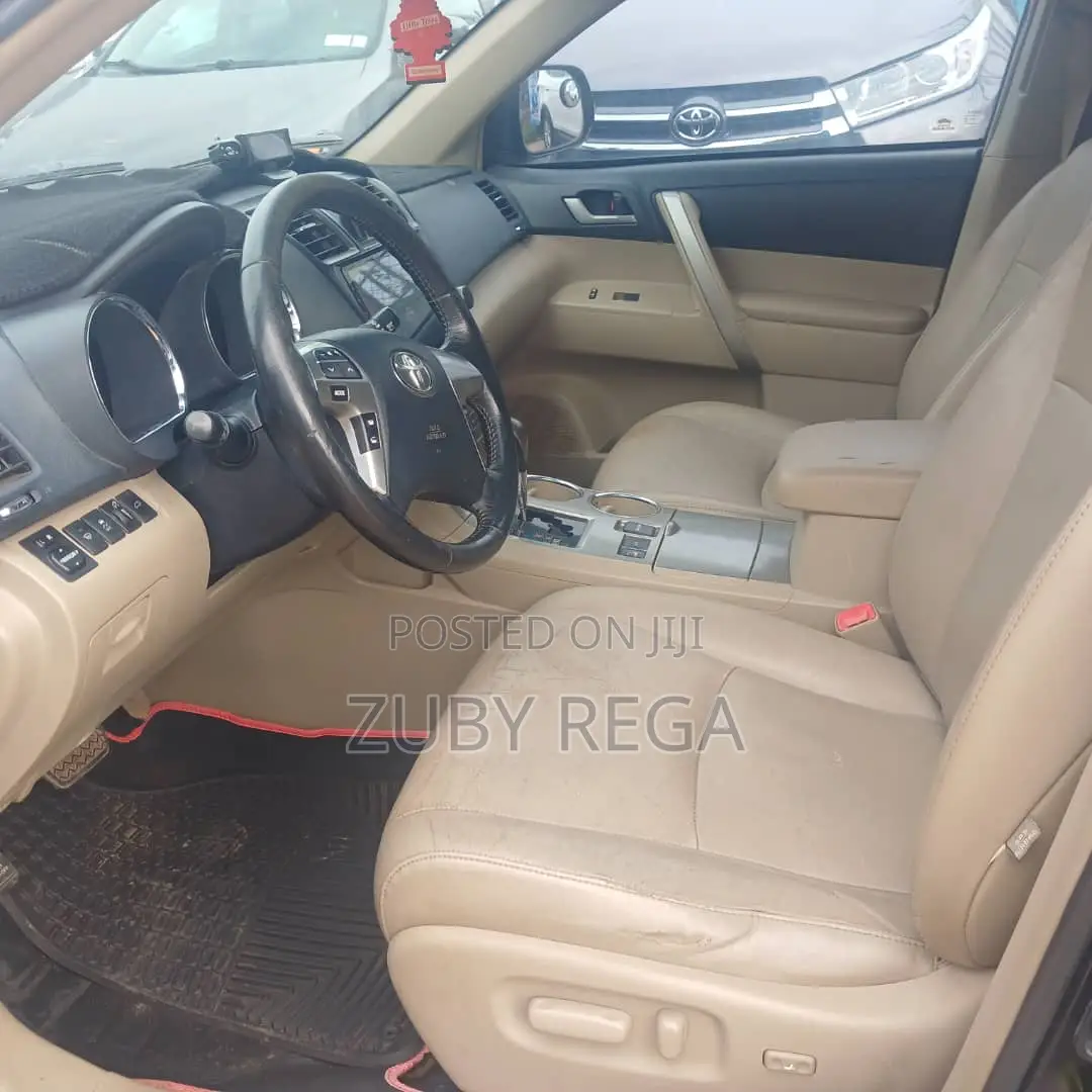Toyota Highlander 2012 Black