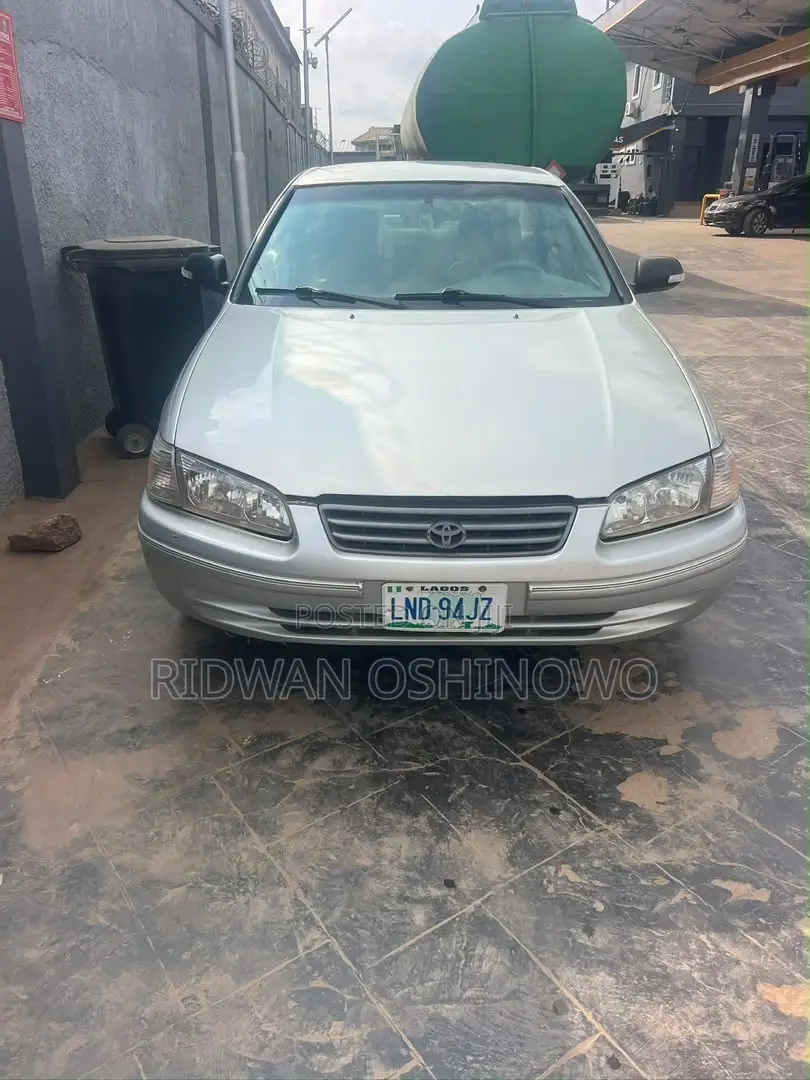Toyota Camry 2001 Silver
