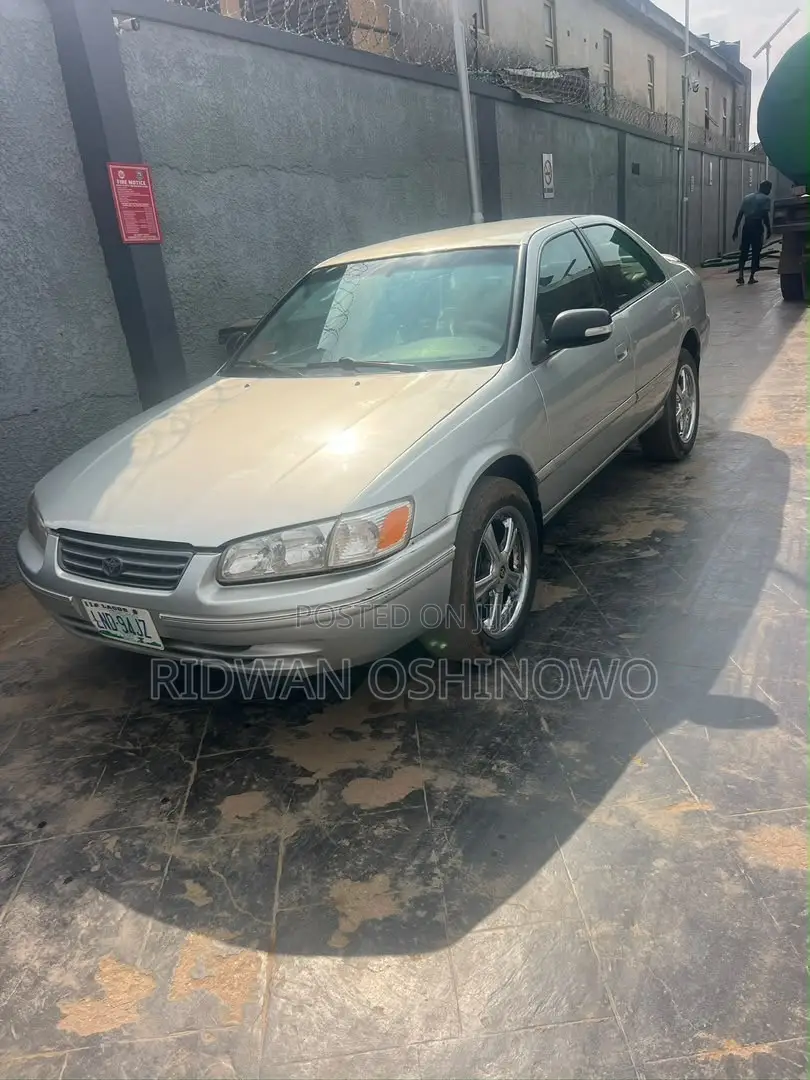 Toyota Camry 2001 Silver