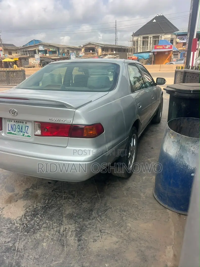 Toyota Camry 2001 Silver