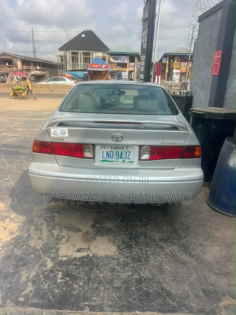 Toyota Camry 2001 Silver