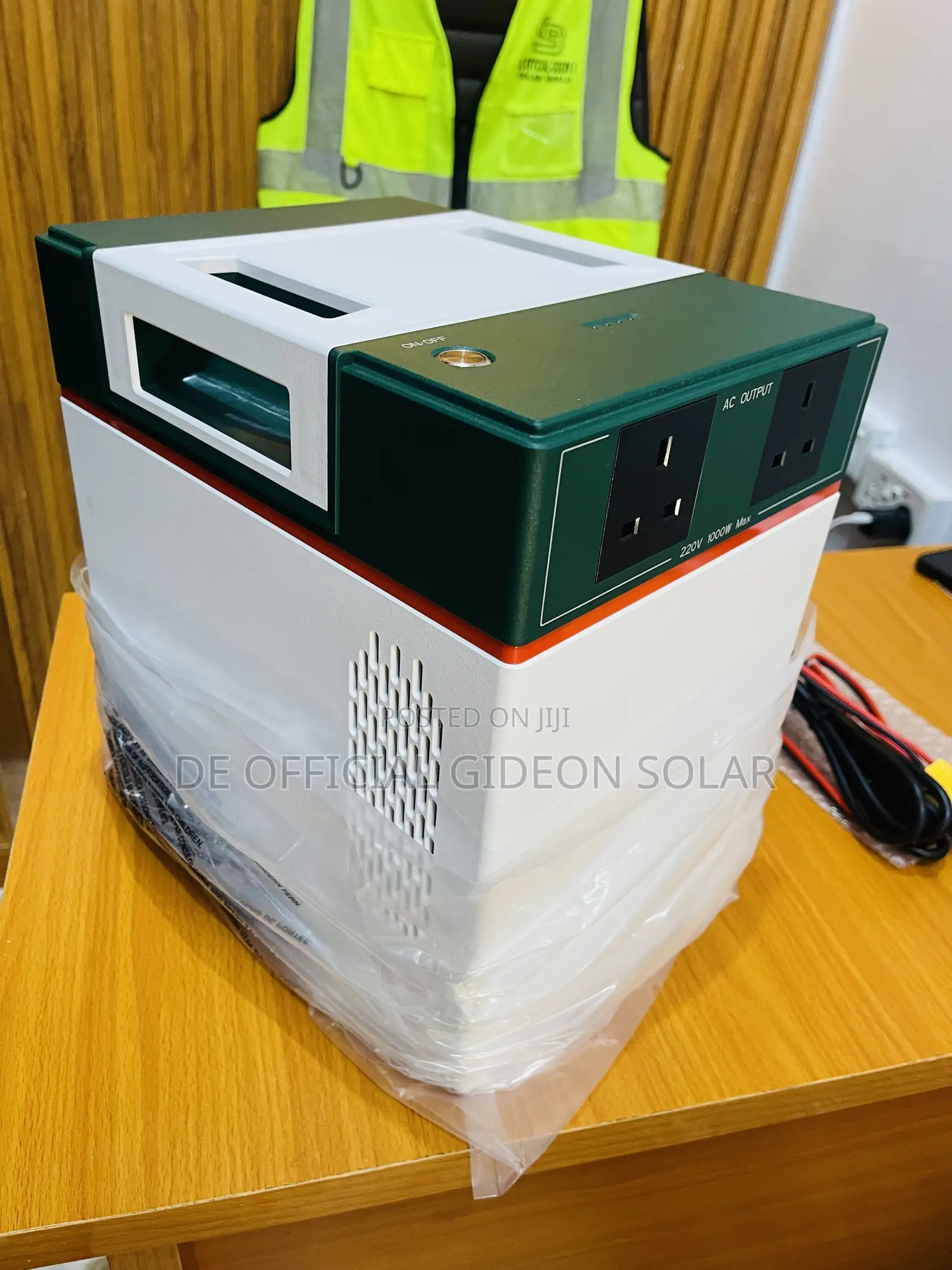 COLA 2000 Solar Generator