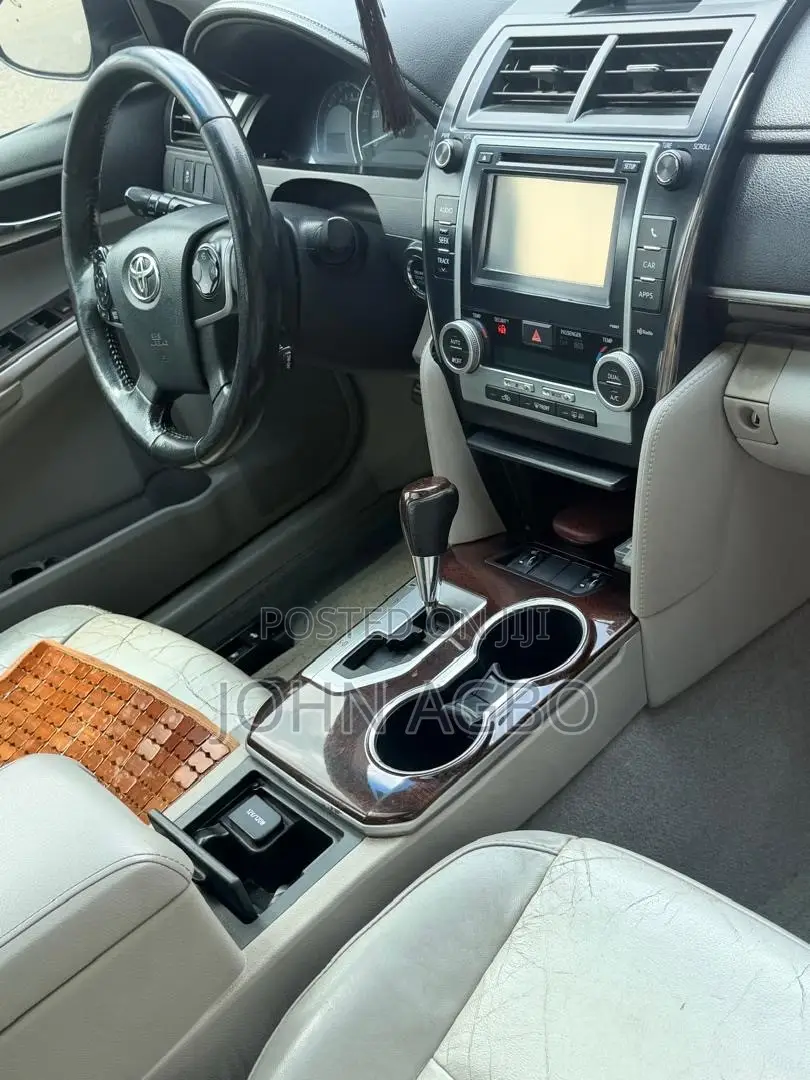 Toyota Camry XLE 4dr Sedan (2.5L 4cyl 6A) 2013 Blue
