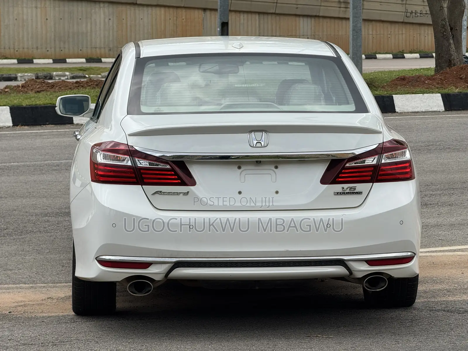 Honda Accord Touring 4dr Sedan FWD (3.5L 6cyl 6A) 2016 White