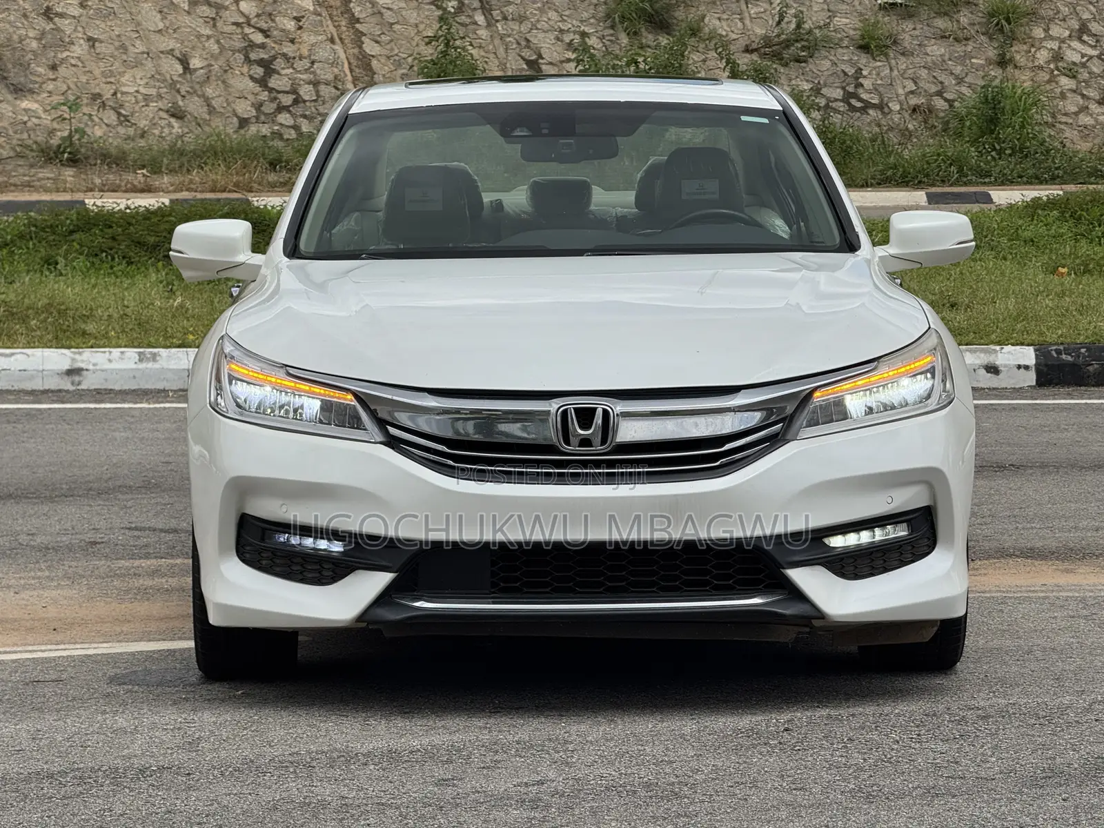 Honda Accord Touring 4dr Sedan FWD (3.5L 6cyl 6A) 2016 White