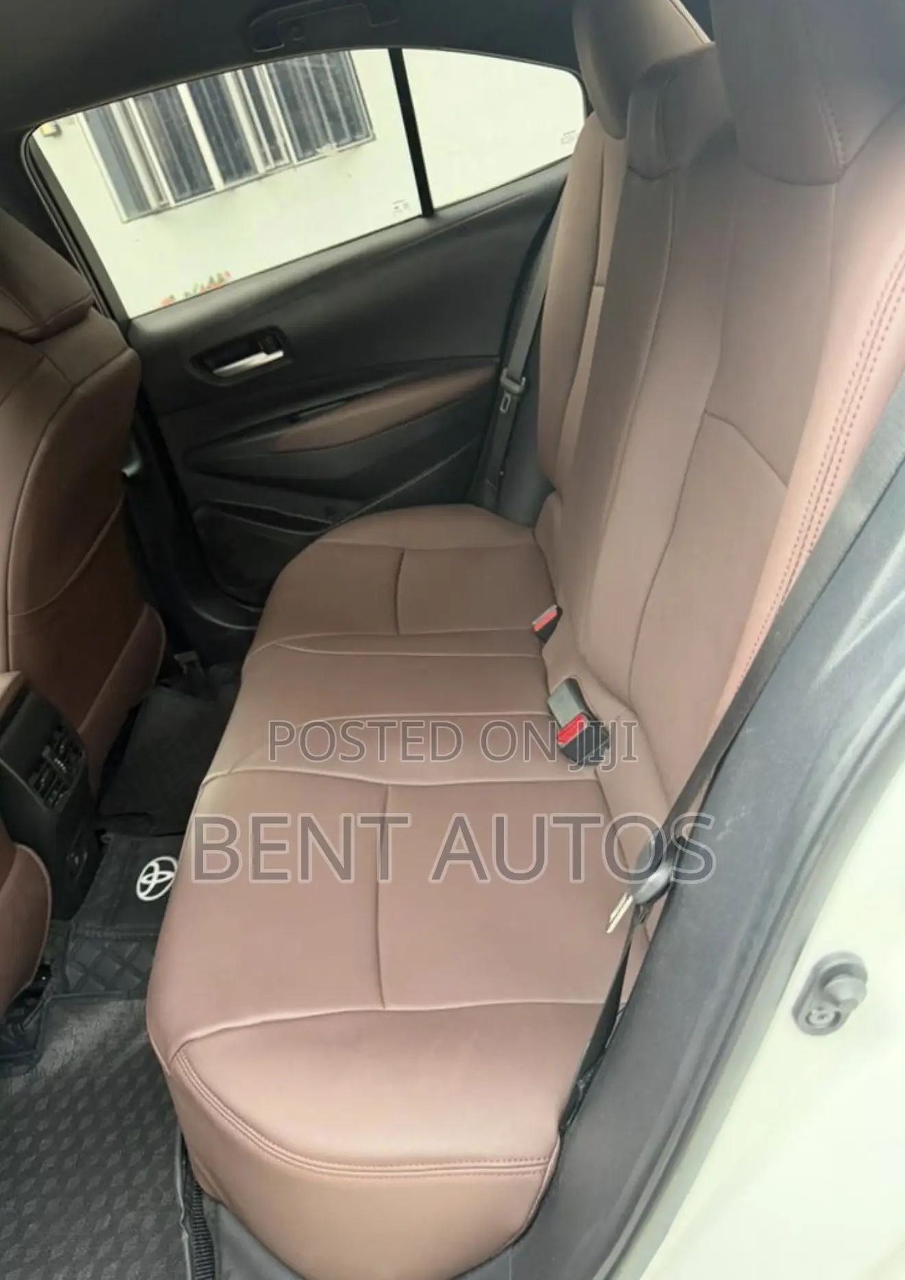 Toyota Corolla LE 2022 White