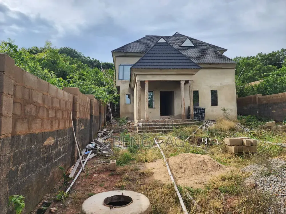 6bdrm Duplex in Oloke Extension, for sale
