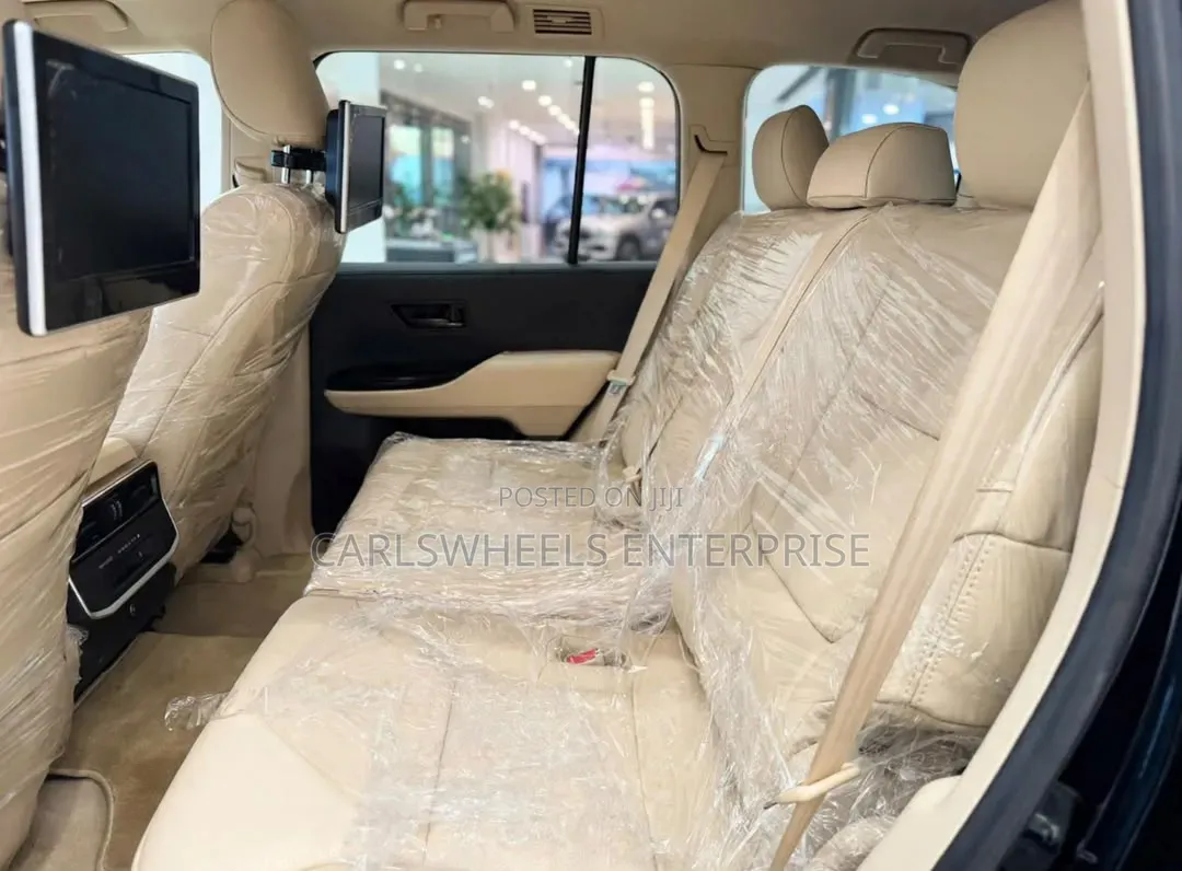 Lexus LX 600 2023 Gray