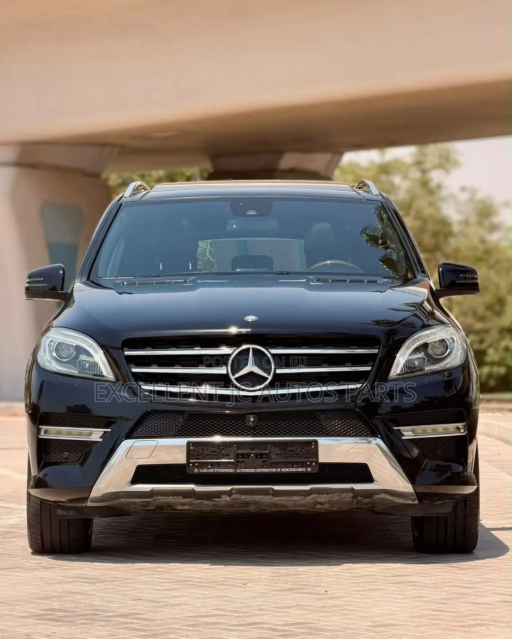 Mercedes-Benz M Class ML63 AMG 4dr SUV AWD (5.5L 8cyl Turbo 7A) 2015