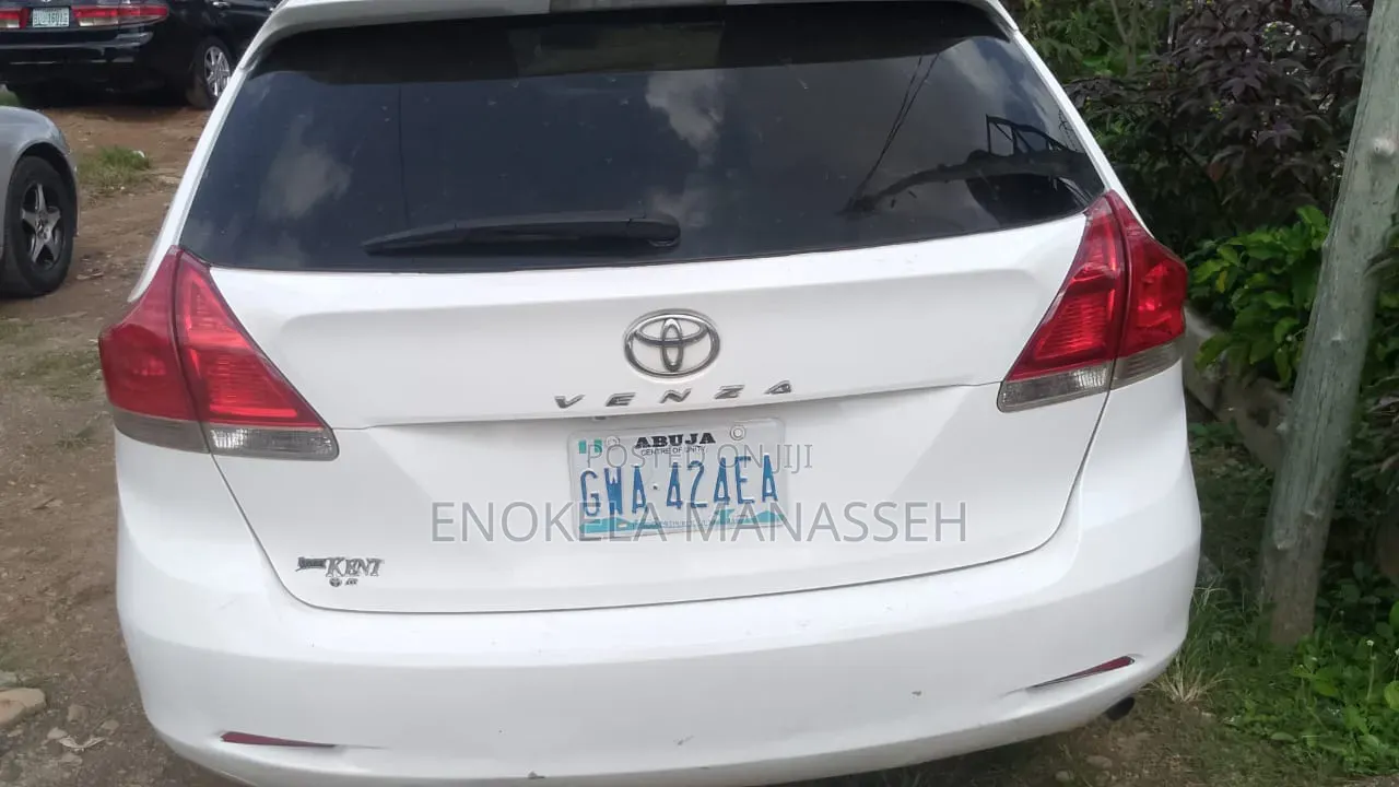 Toyota Venza Limited 2010 White
