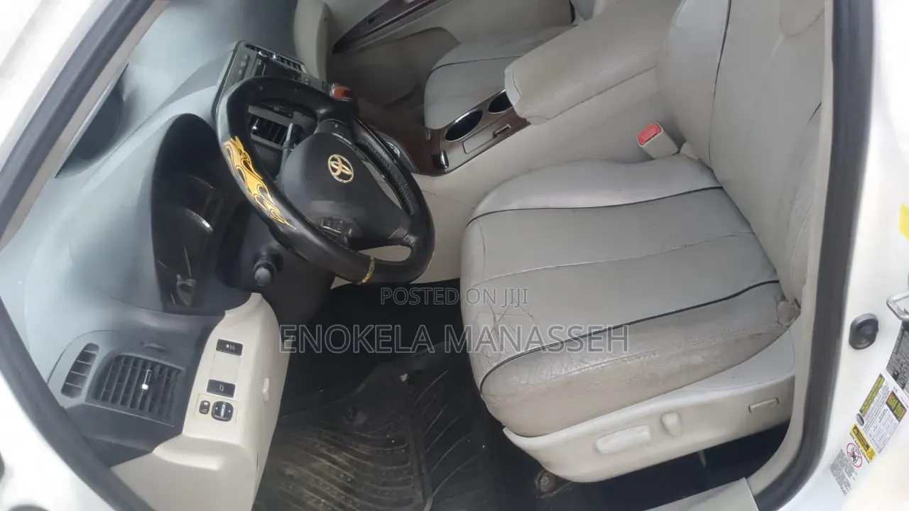 Toyota Venza Limited 2010 White