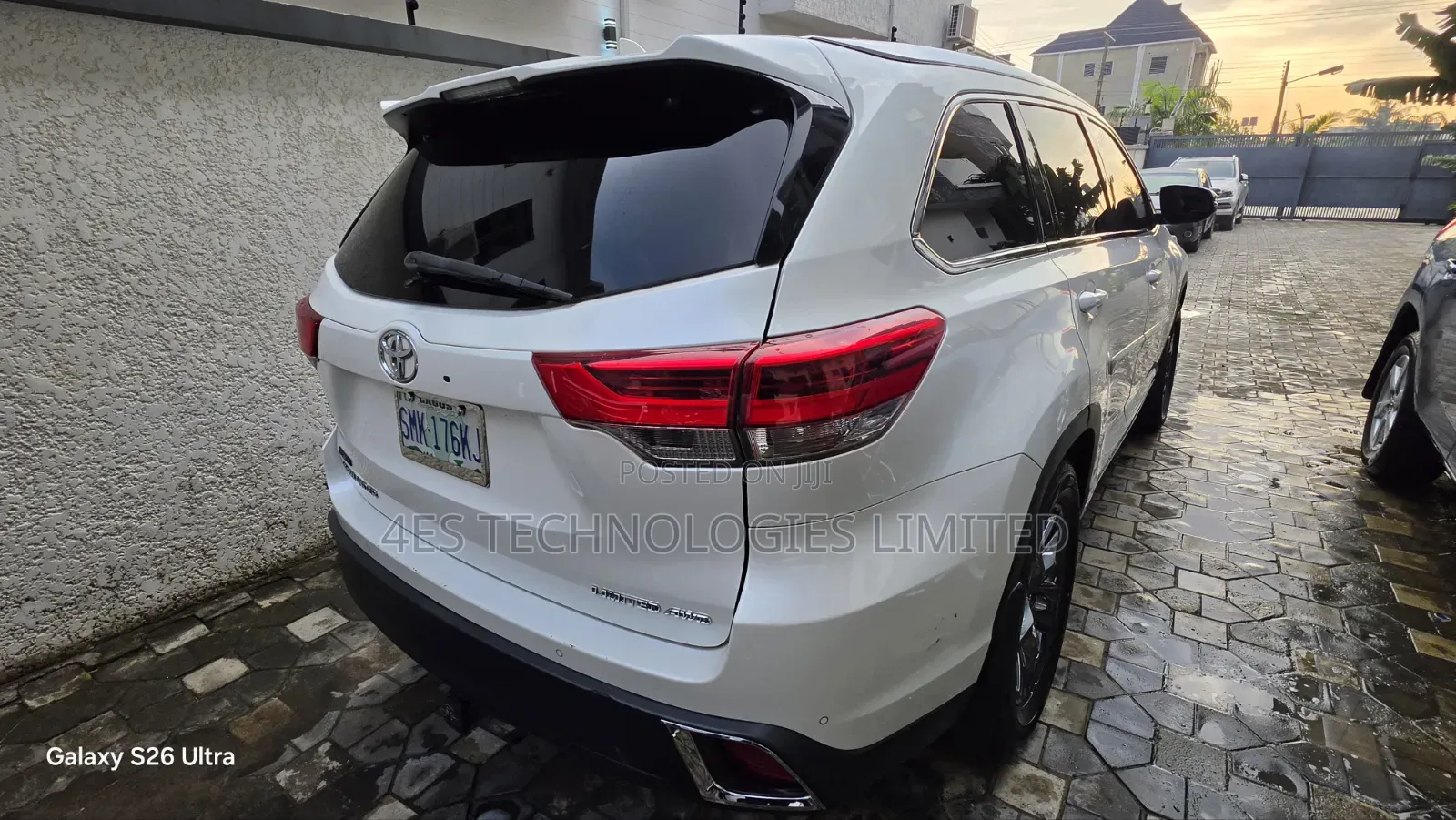 Toyota Highlander Limited Platinum 4x4 V6 (3.5L 6cyl 8A) 2017 Off white
