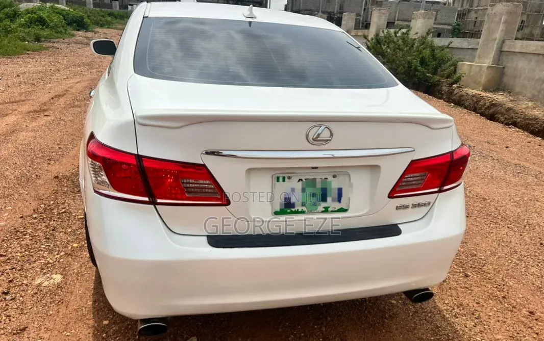Lexus ES 2012 White