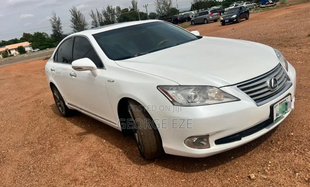 Lexus ES 2012 White