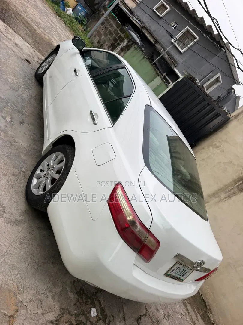 Toyota Camry 2009 White