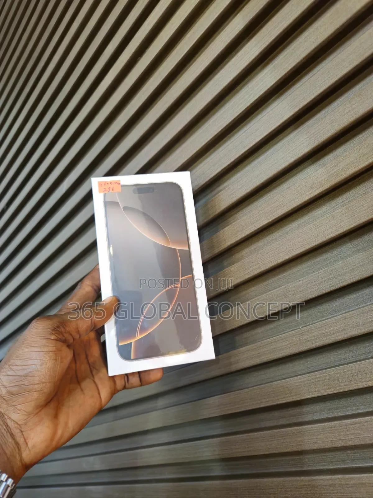 New Apple iPhone 16 Pro Max 256 GB Silver