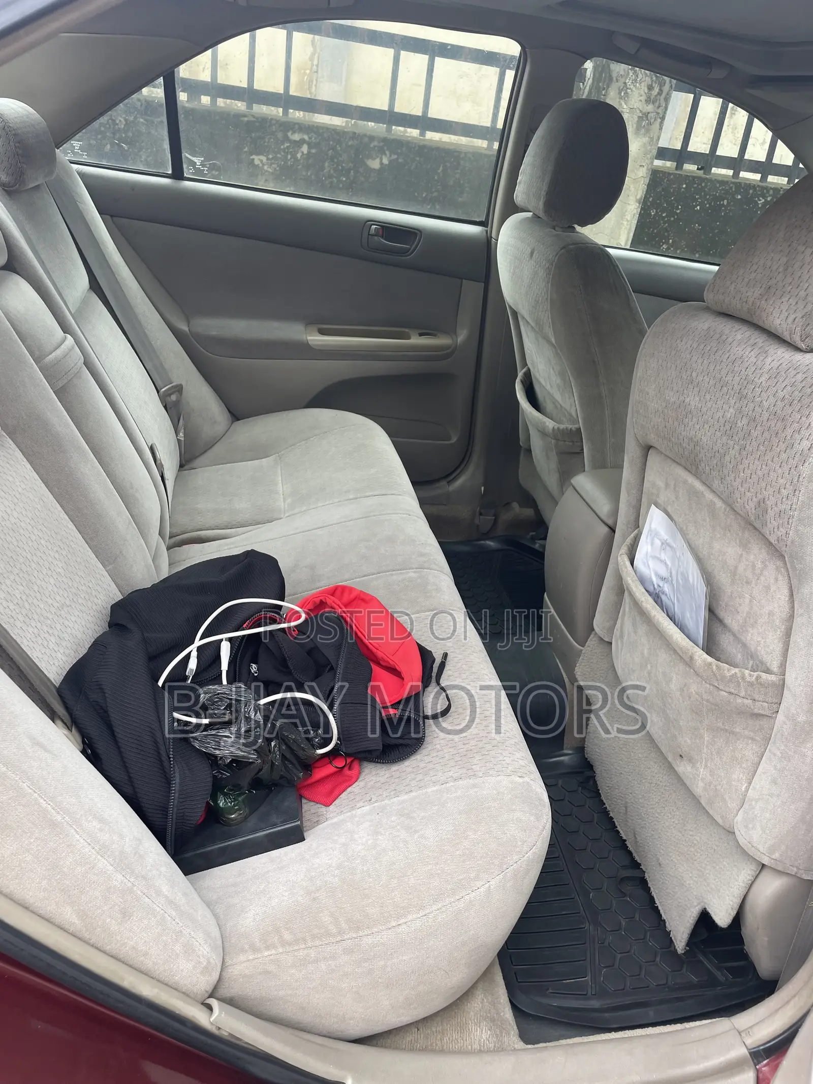 Toyota Camry LE 4dr Sedan (2.4L 4cyl 5M) 2004 Red