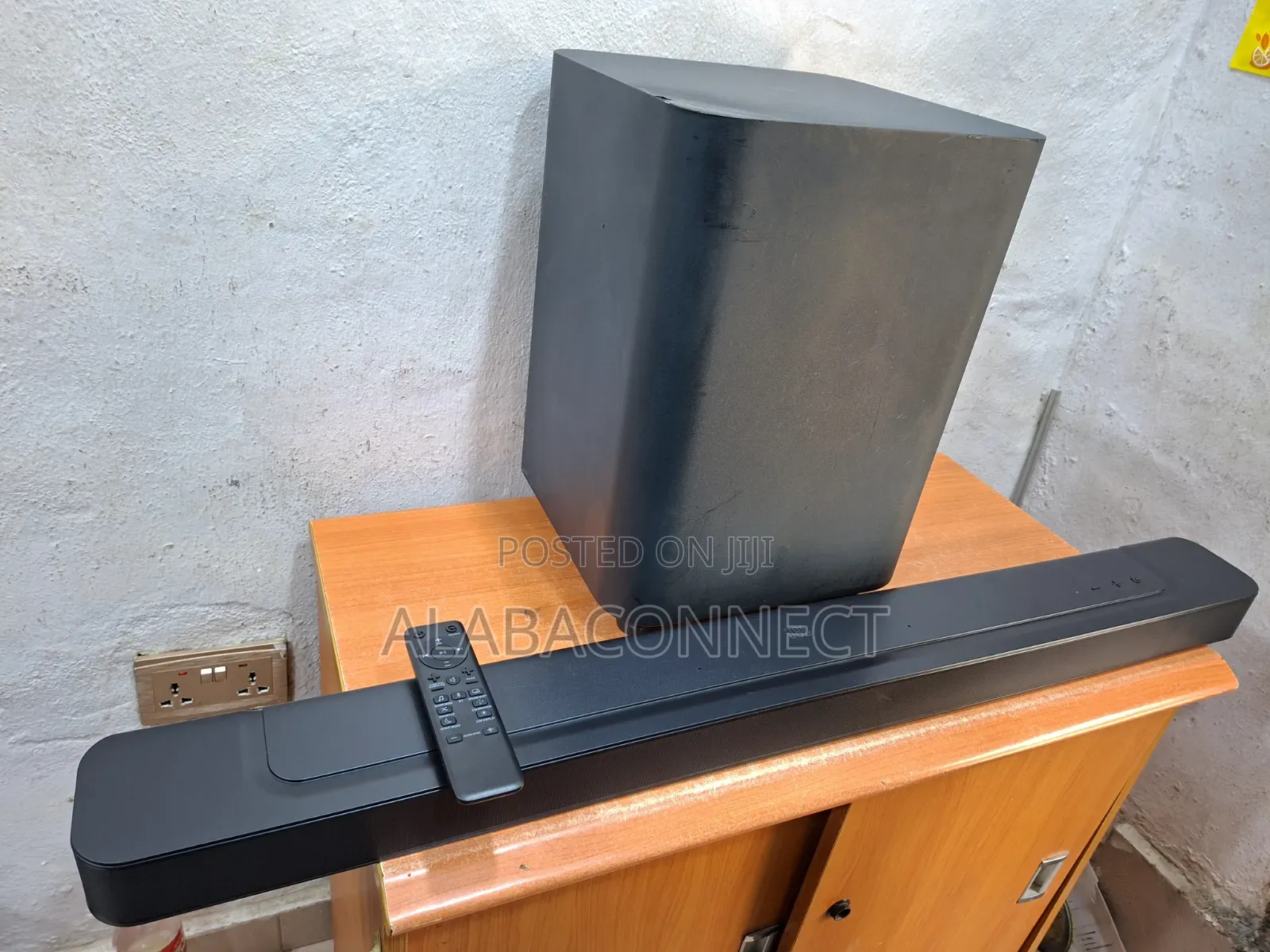 JBL BAR 500 Soundbar With Its Wireless Subwoofer