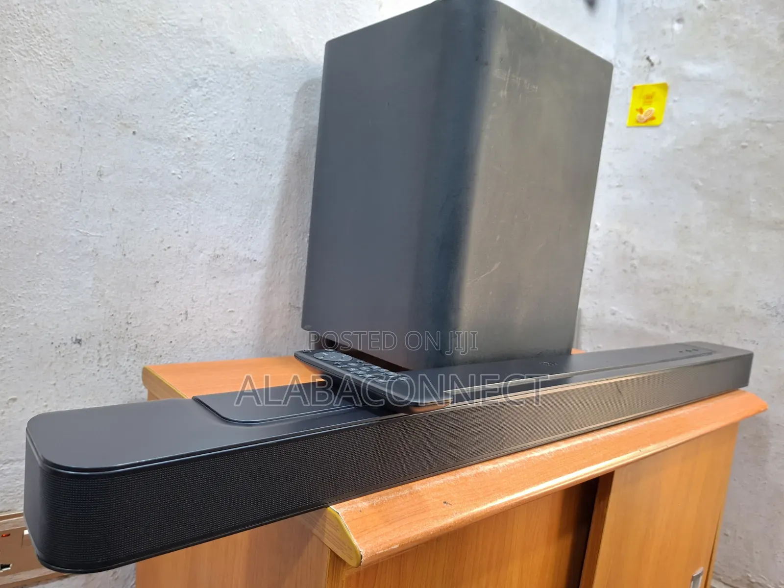 JBL BAR 500 Soundbar With Its Wireless Subwoofer