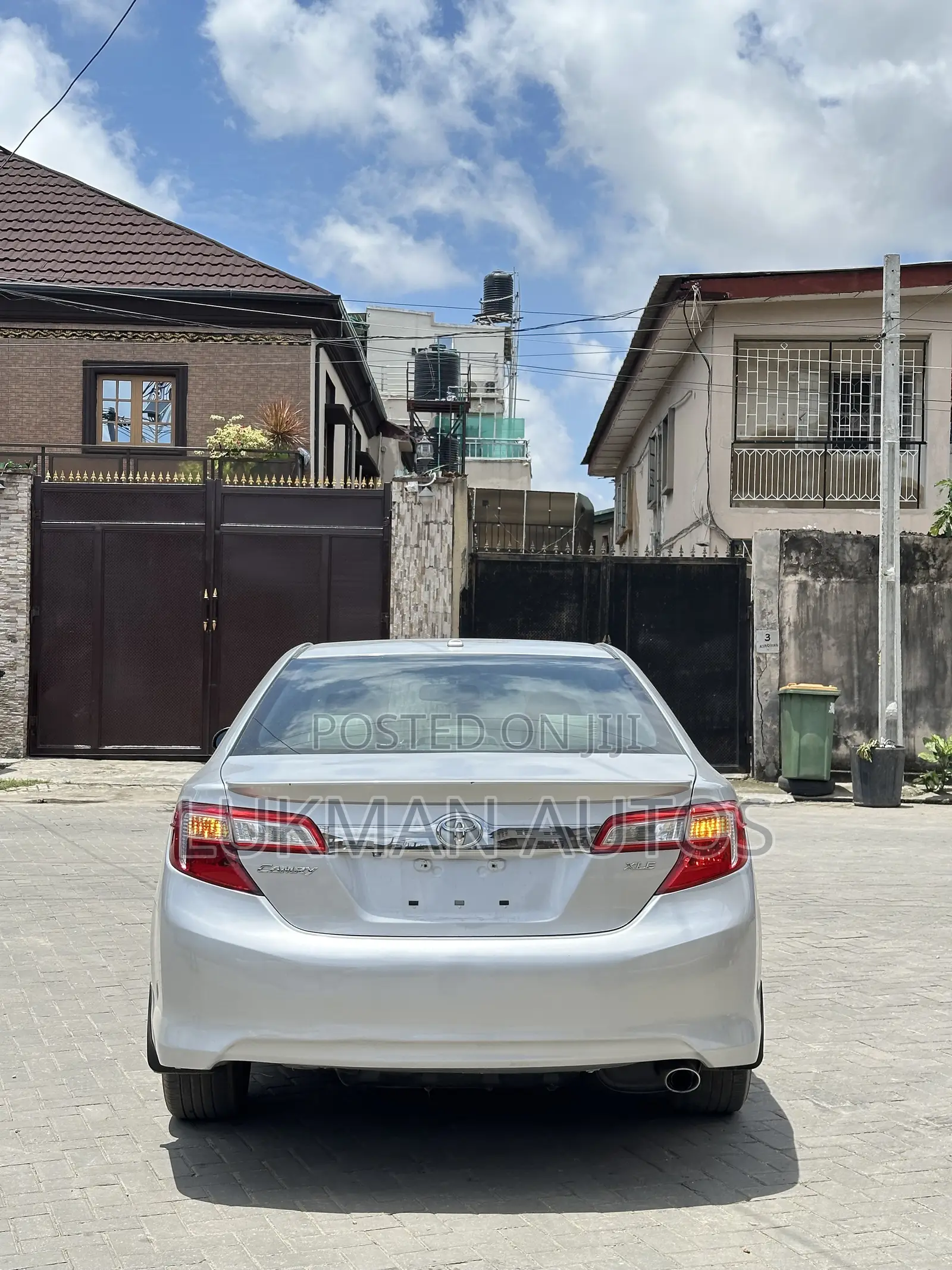 Toyota Camry XLE 4dr Sedan (2.5L 4cyl 6A) 2014 Silver