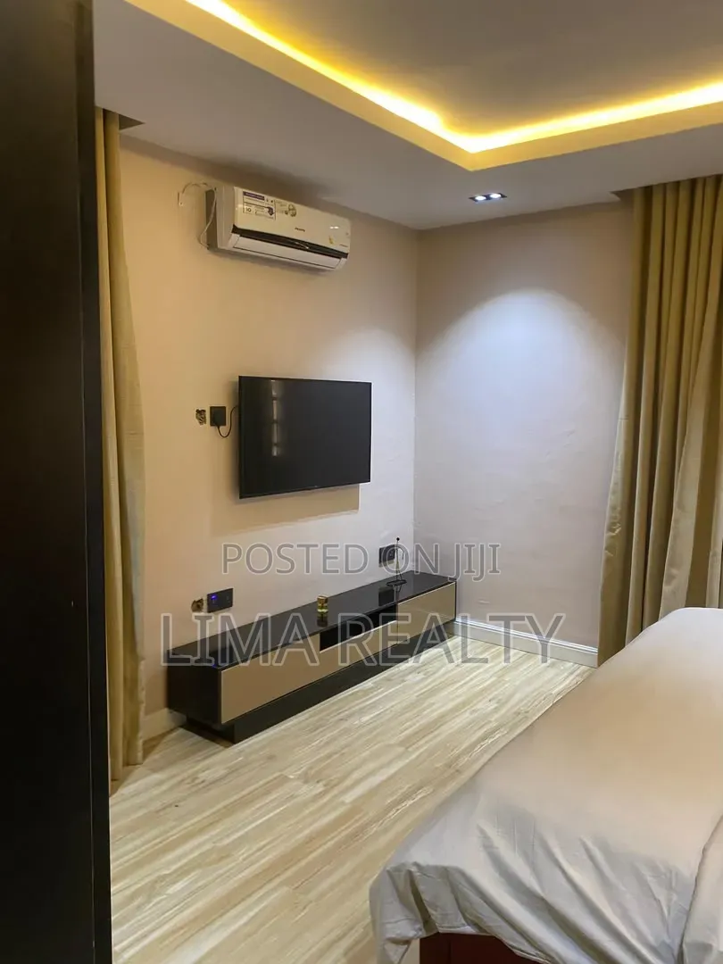 Claret- 1 Bedroom