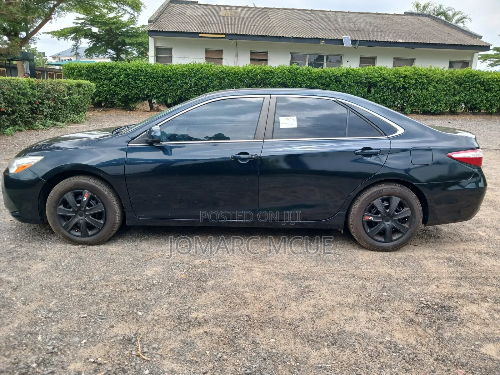 Toyota Camry LE 4dr Sedan (2.5L 4cyl 6A) 2015 Gray