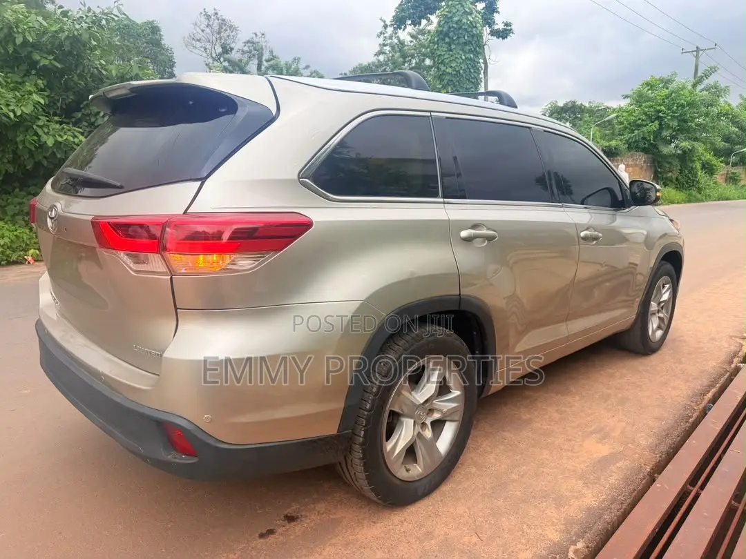 Toyota Highlander Limited 4dr SUV (3.5L 6cyl 6A) 2015 Gold