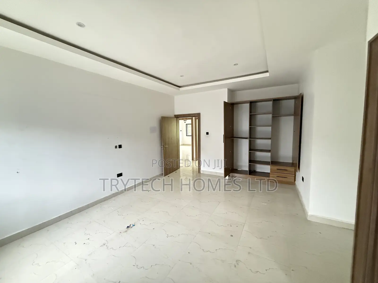 4bdrm Duplex in Mab Global, Bunkoro for rent