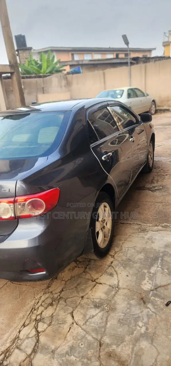 Toyota Corolla LE Special Edition 4dr Sedan (1.8L 4cyl 4A) 2013 Gray